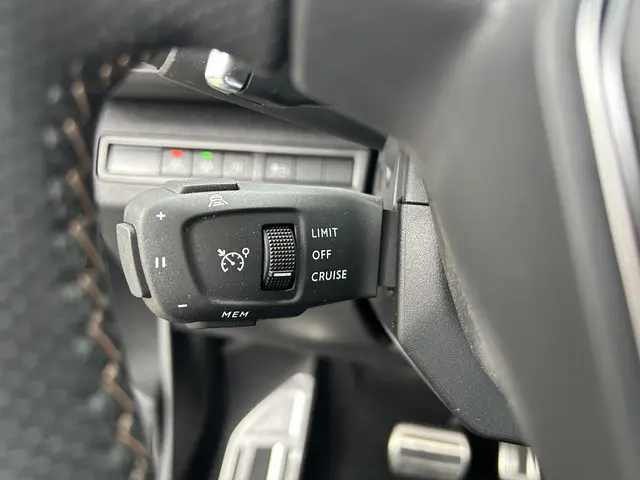 Peugeot 3008 1.6 HYbrid 225 GT 2023 Hybride Benzine 22