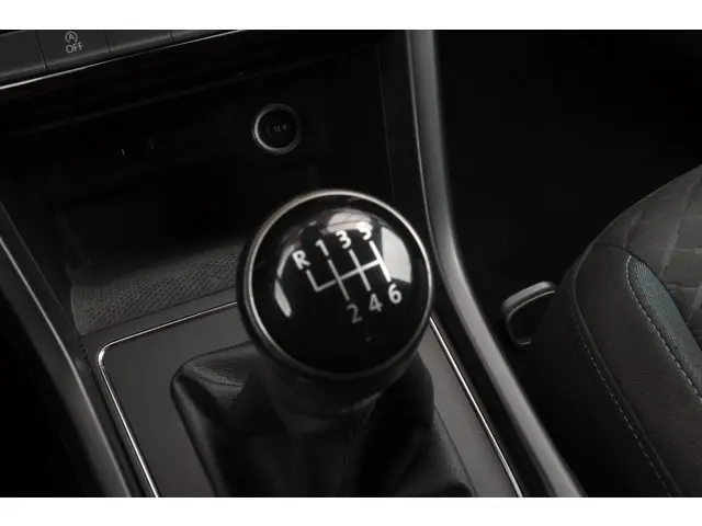 Volkswagen Touran 1.5 TSI R-LINE 7p 2019 Benzine 23