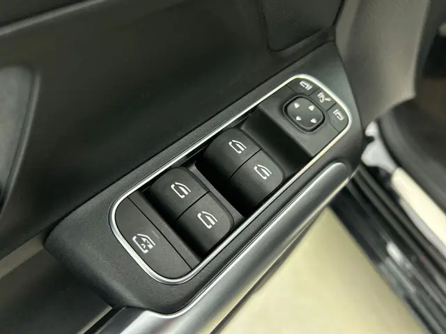 Mercedes-Benz B-Klasse 180 Premium 2019 Benzine 27