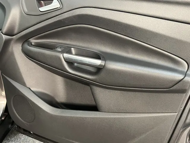 Ford Kuga 1.5 EcoBoost ST Line 2017 Benzine 37