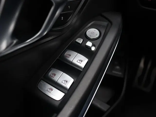 BMW M3 3-serie Sedan Competition 2021 Benzine 38