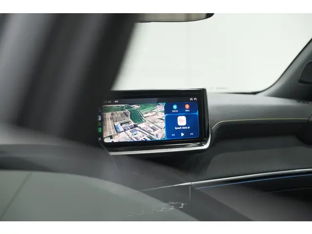 Peugeot e-2008 EV GT 50 kWh 2025 Elektrisch 3
