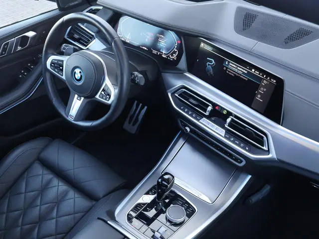 BMW X5 xDrive45e High Executive 2023 Hybride Benzine 44