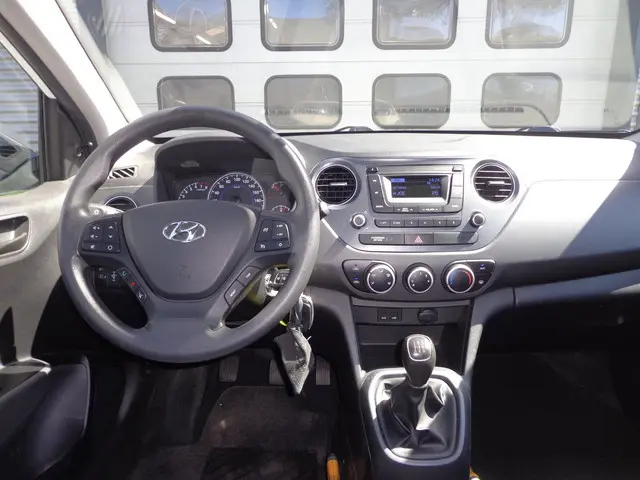 Hyundai i10 1.0i i-Motion 5-DRS !! AIRCO !! 2017 Benzine 8