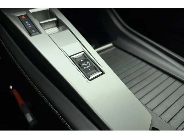 Peugeot 408 1.6 HYbrid GT 180 EAT8 2024 Hybride Benzine 32