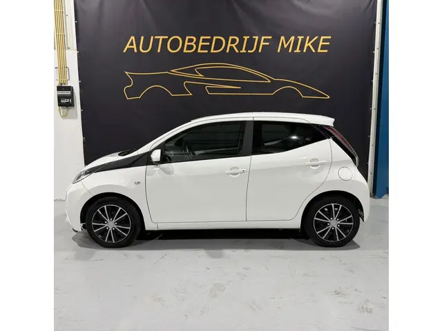 Toyota Aygo 1.0 VVT-i x-play 2017 Benzine 4