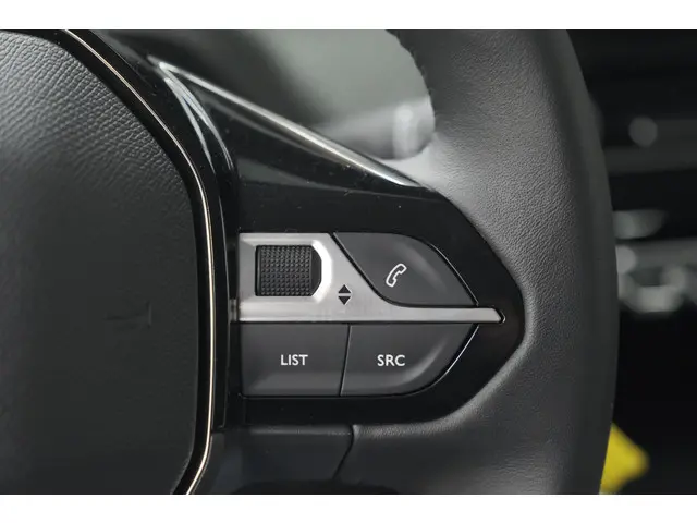 Peugeot 208 PureTech 100 Allure 2024 Benzine 45