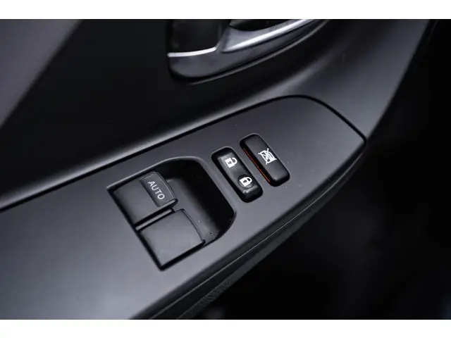 Toyota Yaris 1.5 Hybrid 115 Active 2019 Hybride Benzine 35