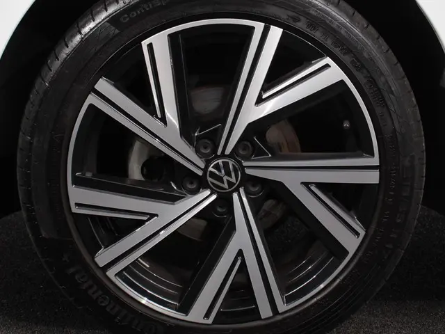 Volkswagen Polo 1.0 TSI R-Line DSG 2023 Benzine 34