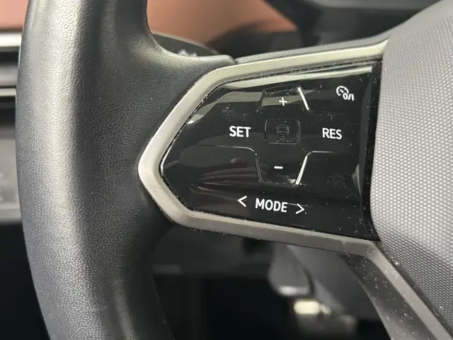 Volkswagen ID.4 Family 77 kWh 2021 Elektrisch 35