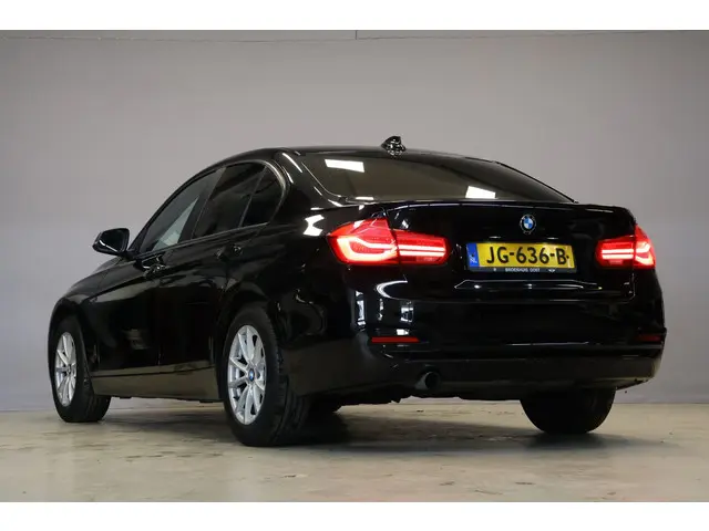 BMW 3 Serie 318i Essential | Automaat|Leder| 2016 Benzine 15