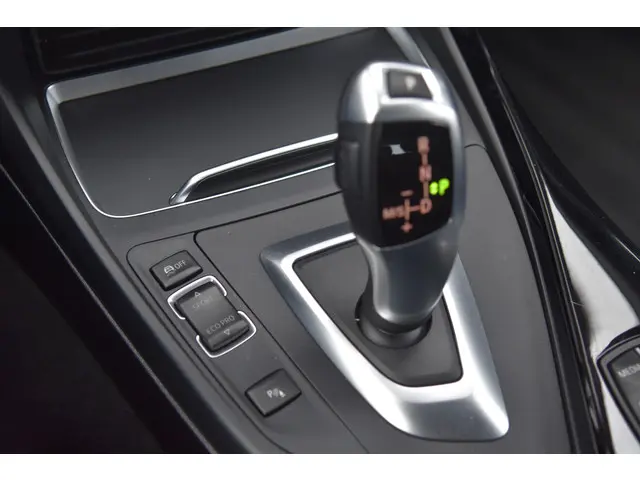 BMW 1 Serie 118i Edition Sport Line 2017 Benzine 24