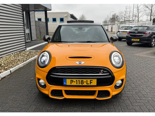 MINI Cooper S Mini 2.0 Salt 2015 Benzine 2
