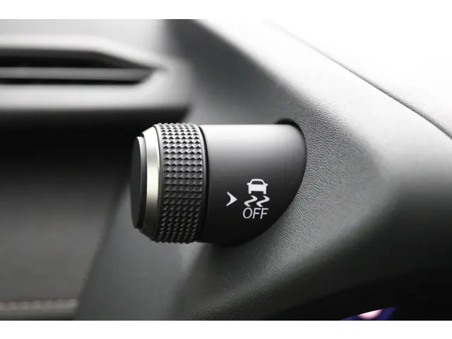 Lexus UX 300h F SPORT Design 2024 Hybride Benzine 44