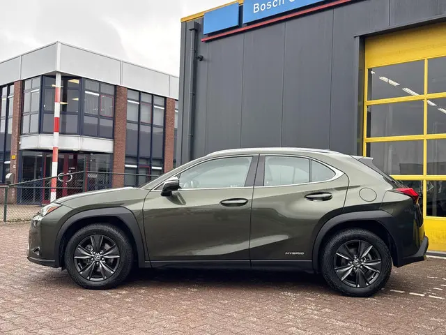 Lexus UX 2