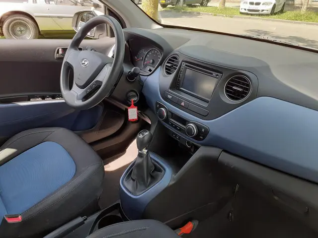 Hyundai i10 1.0i Go! *5drs*NAVI*airco*radio/CD* 2014 Benzine 4