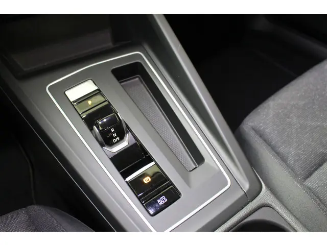 Volkswagen Golf 1.0 eTSI Life 2021 Hybride Benzine 18