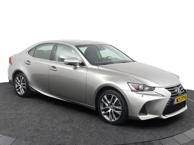 Lexus IS 300h Hybrid Business Line 2017 Hybride Benzine 14