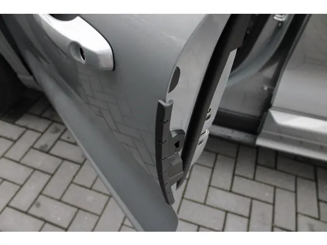 Ford Kuga 2.5 PHEV ST-Line X 2025 Hybride Benzine 9