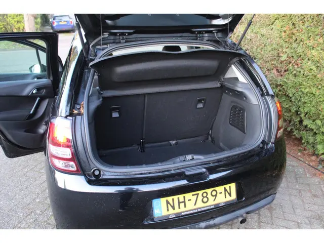 Citroën C3 1.2 PureTech Selection 2017 Benzine 8