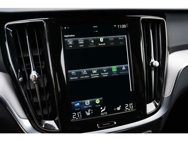 Volvo V60 T6 Recharge AWD R-Design 2022 Hybride Benzine 33