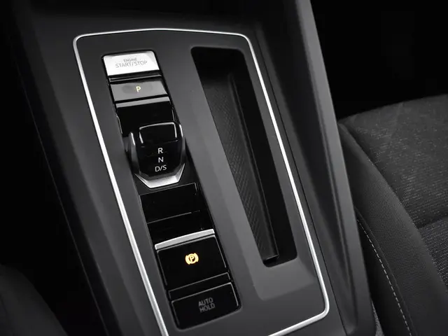 Volkswagen Golf 1.0 eTsi 110pk DSG Life 2023 Benzine 18