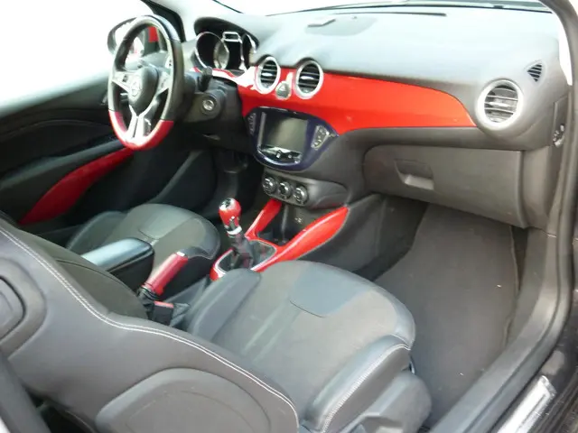 Opel ADAM 1.4 Slam,airco,halfleder,17inch,nap. 2013 Benzine 10