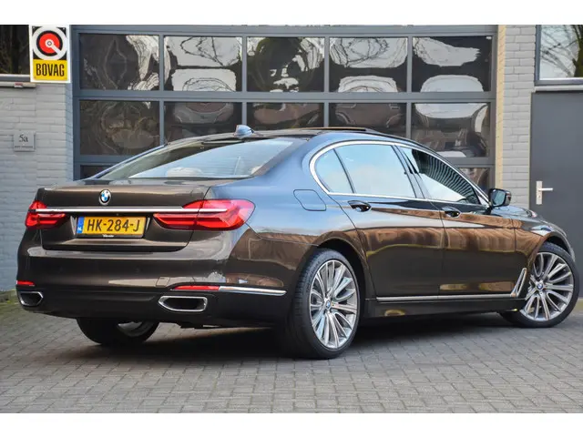 BMW 7 Serie 740Li High Executive 2015 Benzine 6