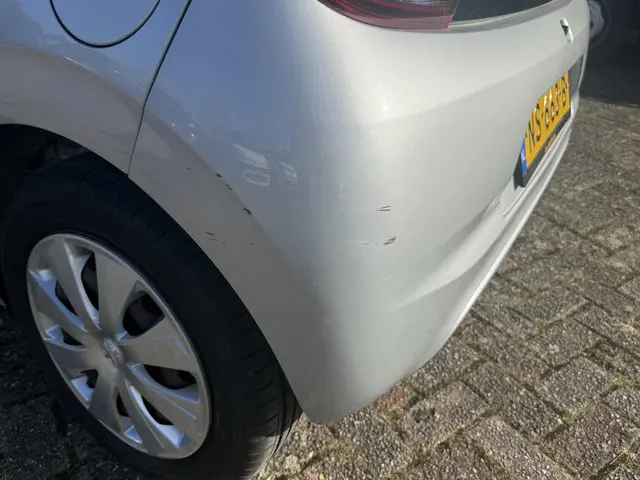 Peugeot 108 1.0 e-VTi Blue Lion 2017 Benzine 18