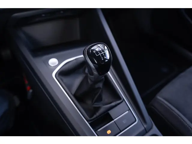 Volkswagen Golf 1.0 TSI Life 2020 Benzine 38