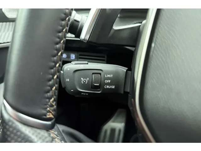 Peugeot 508 SW 1.6 HYbrid 225 GT 2024 Hybride Benzine 42