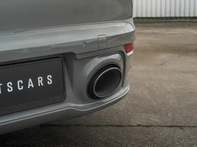 Porsche 911 Targa 4S - PTS China Grey 2022 Benzine 13