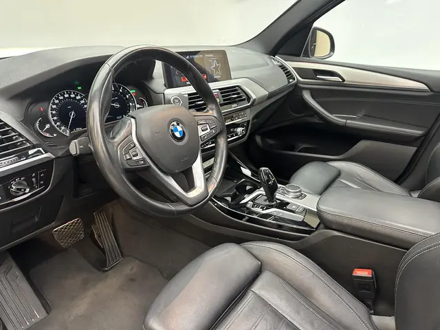BMW X3 xDrive30i High Executive 2018 Benzine 3