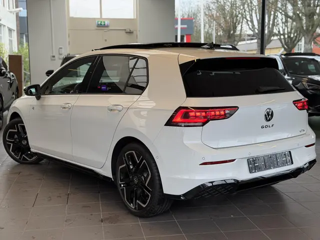 Volkswagen Golf 1.5 R Line 2025 Hybride Benzine 10