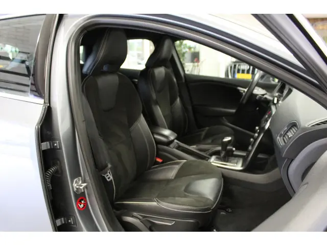 Volvo V40 2.0 D3 Business Sport 2018 Diesel 16