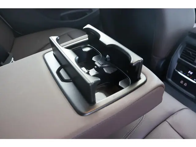 BMW 3 Serie Touring 318i 2024 Benzine 14