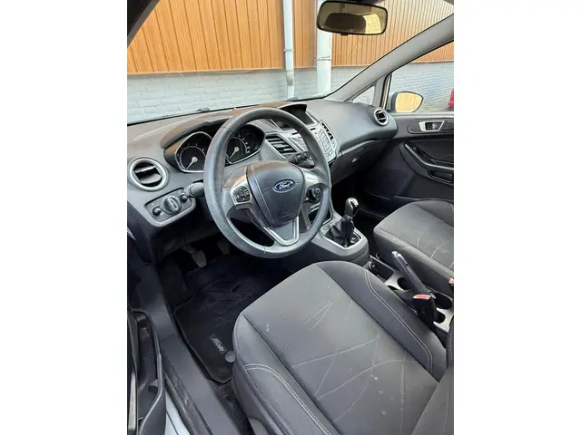 Ford Fiesta 1.0 48KW/65PK 5D 2015 Grijs 2015 Benzine 10