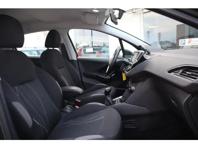 Peugeot 208 1.0 VTi Blue Lease 2013 Benzine 10