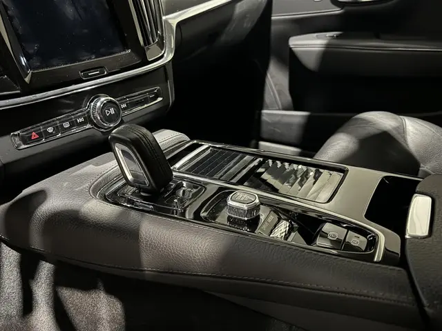 Volvo V90 2.0 T8 AWD Momentum Pro 2020 Hybride Benzine 18