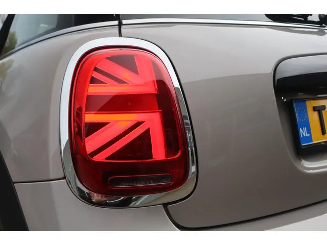 MINI Cooper Mini 1.5 Camden Edition 2023 Benzine 12