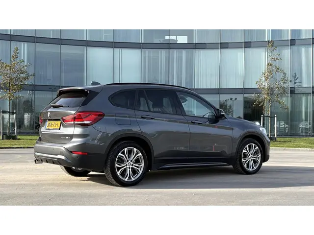 BMW X1 xDrive25e 2021 Hybride Benzine 3