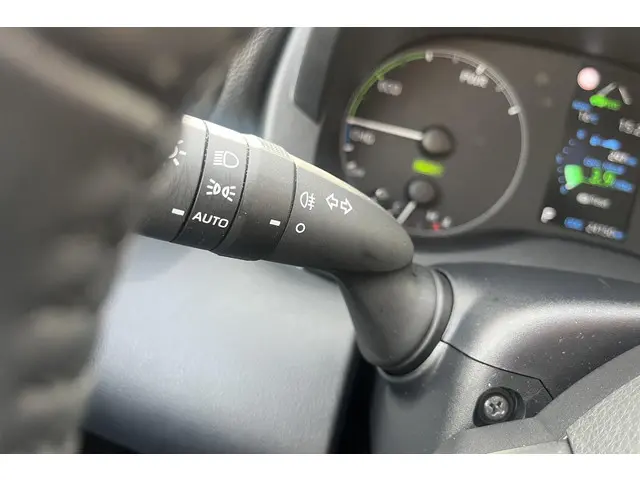 Toyota Yaris 1.5 Hybrid Active 2022 Hybride Benzine 13