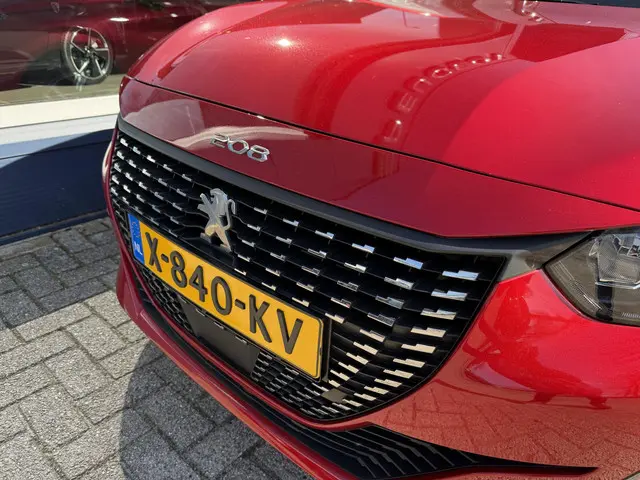 Peugeot 208 1.2 Turbo 100 PK Allure Pack 2023 Benzine 28