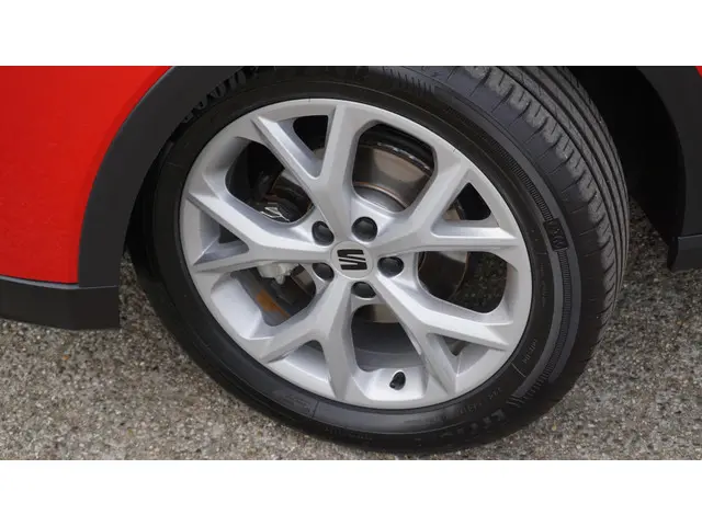 SEAT Arona 1.0 TSI 95pk FR-Line 2024 Benzine 43