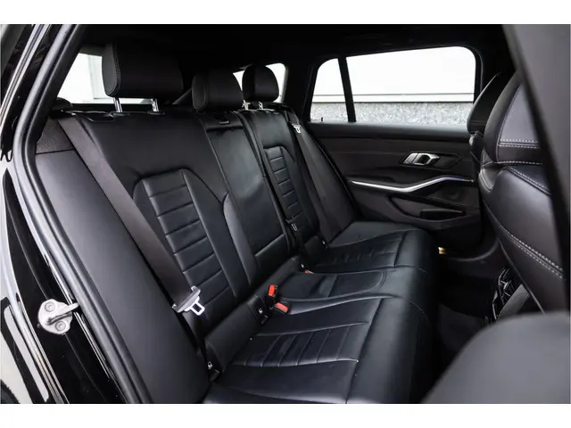 BMW 3 Serie Touring 320i M Sport High Ex 2021 Benzine 7