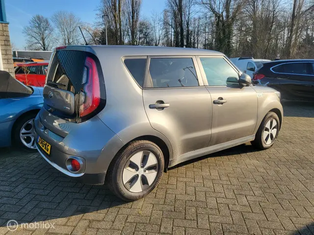 Kia e-Soul EV ExecutiveLine 27 kWh 2014 Elektrisch 4