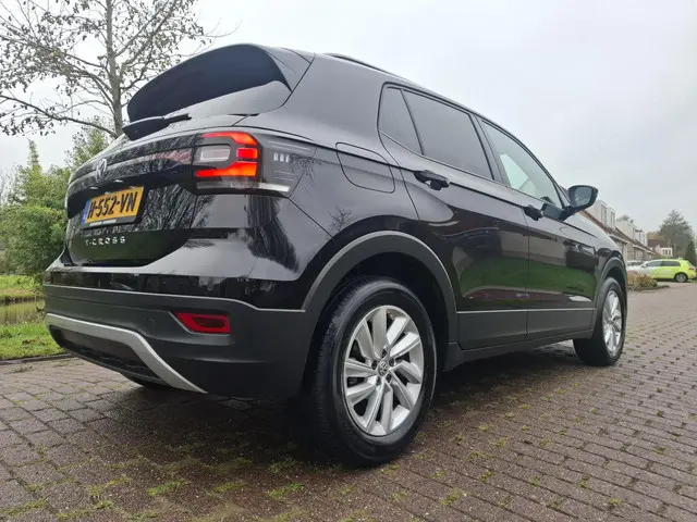 Volkswagen T-Cross 1.0 TSI Life DSG 2020 Benzine 2