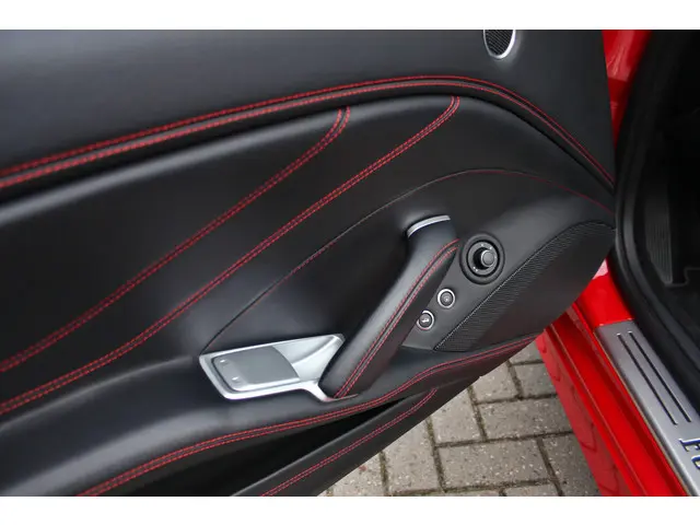 Ferrari California 3.9 T HELE 2016 Benzine 41