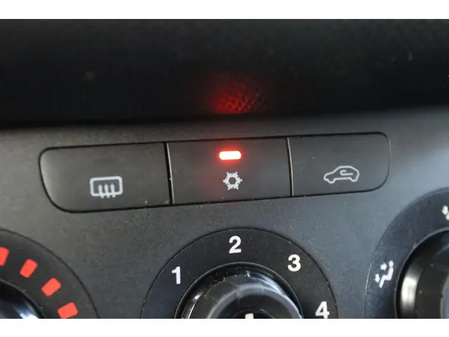 Fiat Punto EVO 0.9 TWINAIR EASY 5-DEURS 2012 Benzine 23