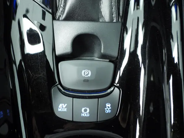 Toyota C-HR 1.8 Hybrid Dynamic 2019 Hybride Benzine 18